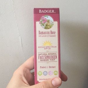 Badger Damascus Rose mineral sunscreen spf 25 NWOT